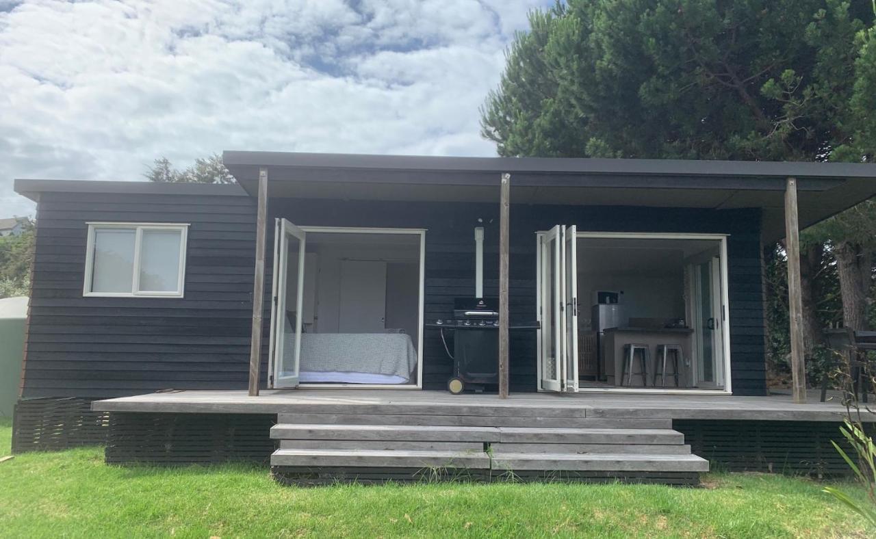 125 Church Bay Cabins Oneroa Exterior photo